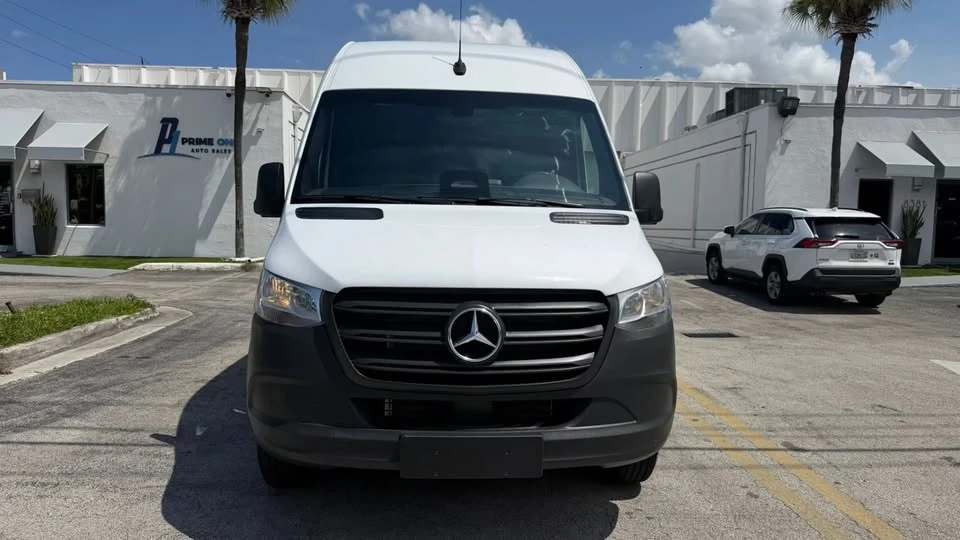 2025 Mercedes-Benz VS30 Sprinter - Image 3 of 12