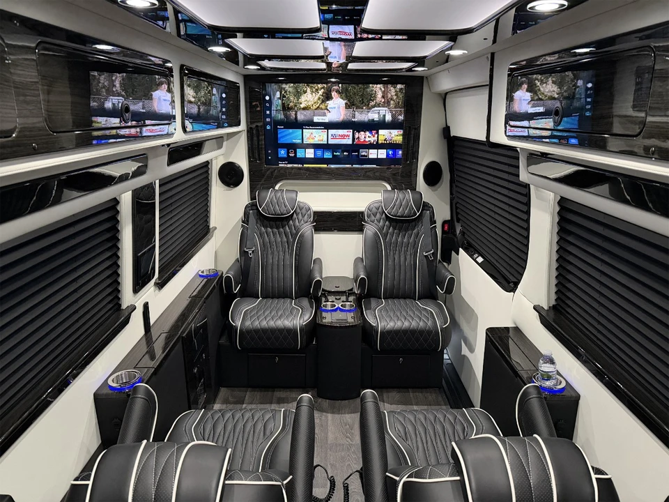2025 Mercedes-Benz VS30 Sprinter - Image 7 of 21