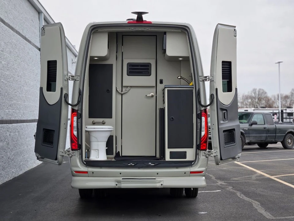 2025 Mercedes-Benz VS30 Sprinter - Image 6 of 21