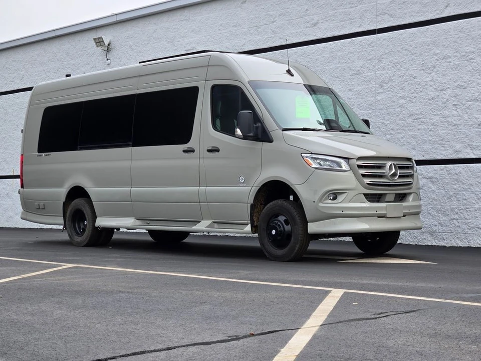 2025 Mercedes-Benz VS30 Sprinter - Image 3 of 21