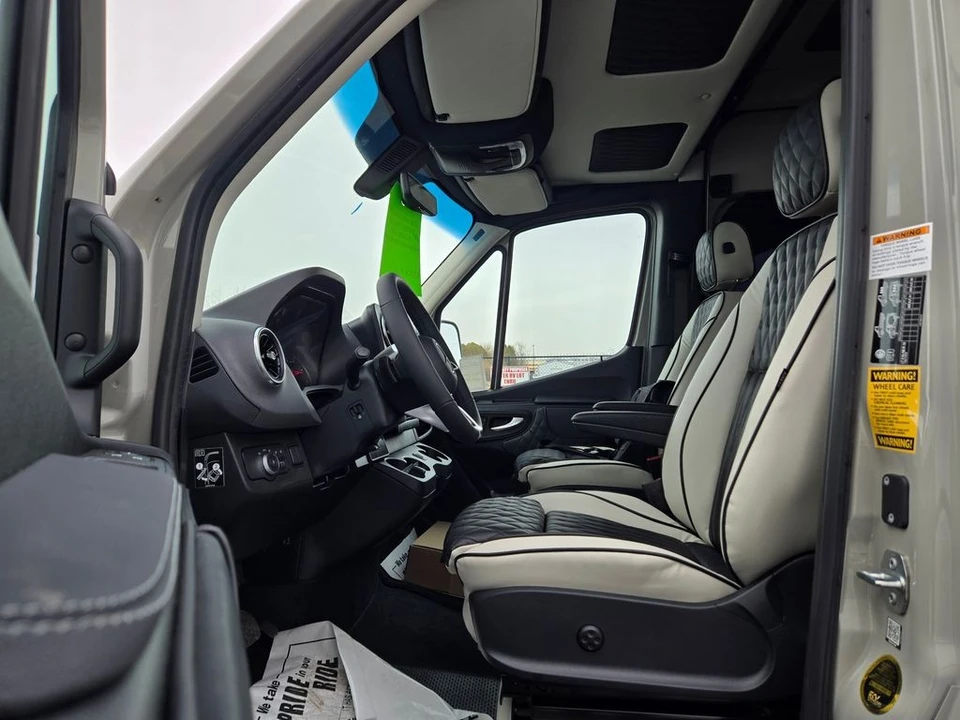 2025 Mercedes-Benz VS30 Sprinter - Image 19 of 21