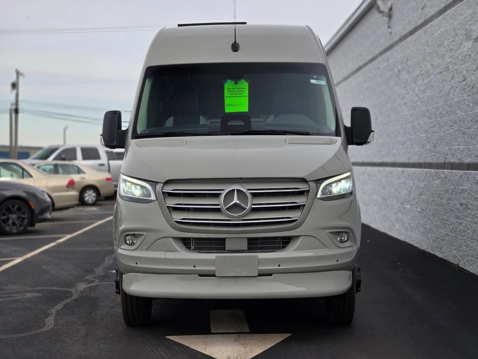 2025 Mercedes-Benz VS30 Sprinter - Image 8 of 21