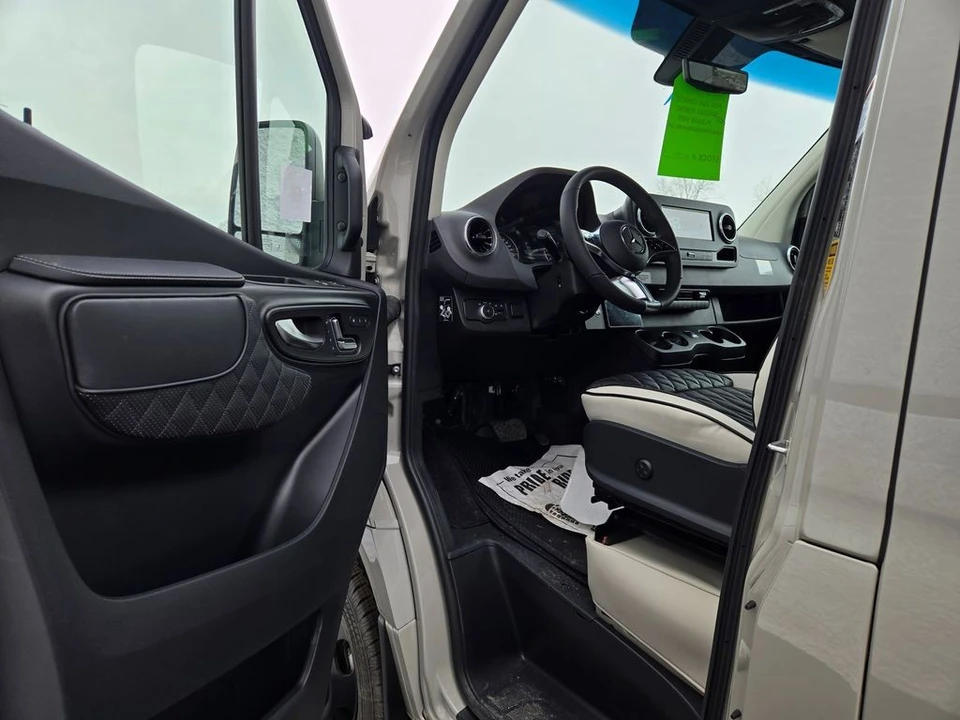 2025 Mercedes-Benz VS30 Sprinter - Image 18 of 21