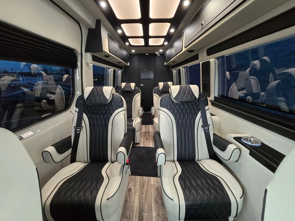 2025 Mercedes-Benz VS30 Sprinter - Image 4 of 21