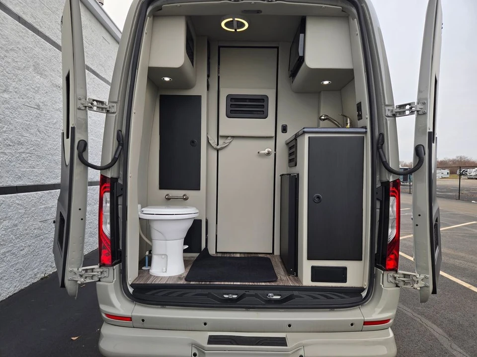 2025 Mercedes-Benz VS30 Sprinter - Image 14 of 21