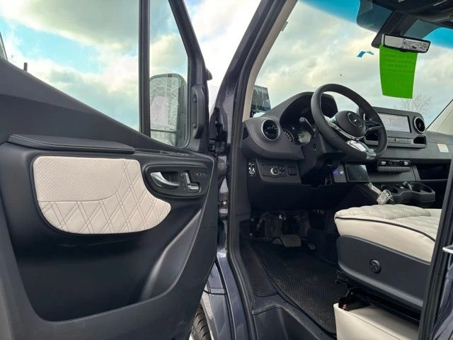 2025 Mercedes-Benz VS30 Sprinter - Image 17 of 21