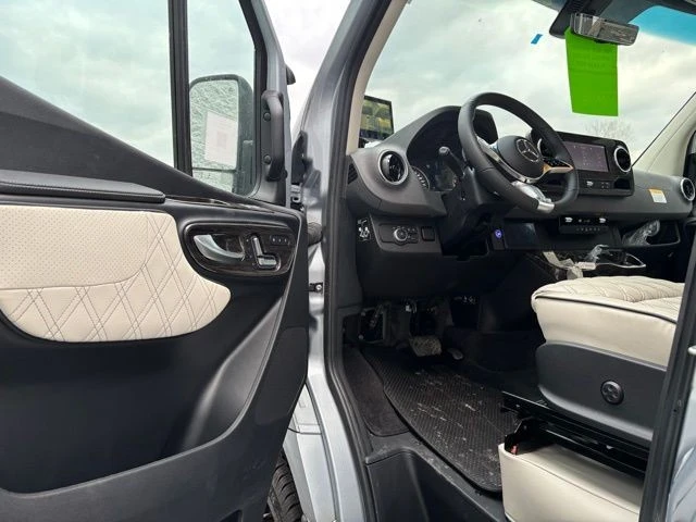 2025 Mercedes-Benz VS30 Sprinter - Image 13 of 21