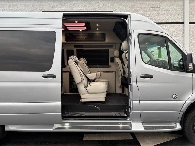 2025 Mercedes-Benz VS30 Sprinter - Image 9 of 21
