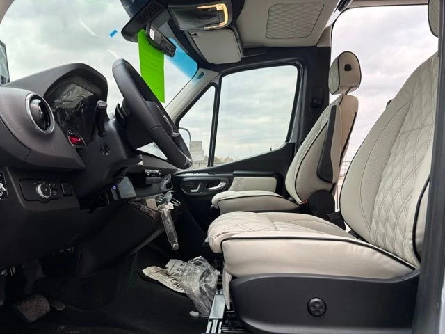 2025 Mercedes-Benz VS30 Sprinter - Image 15 of 21