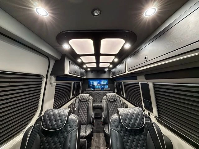 2025 Mercedes-Benz VS30 Sprinter - Image 4 of 21