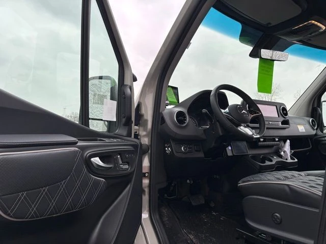 2025 Mercedes-Benz VS30 Sprinter - Image 13 of 21