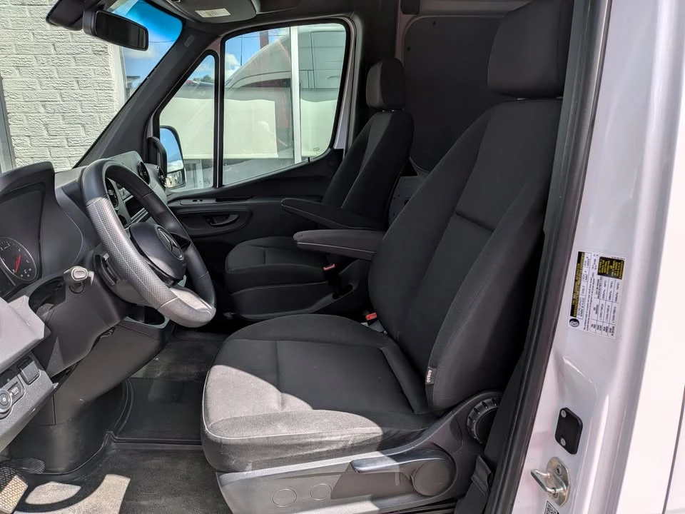 2025 Mercedes-Benz VS30 Sprinter - Image 13 of 19