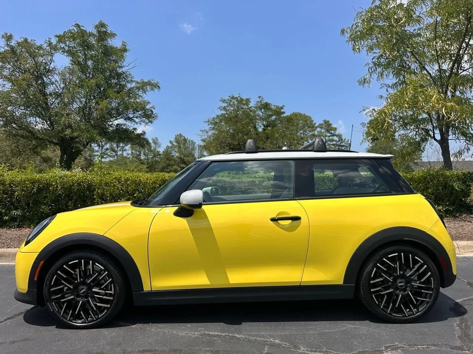 2025 Mini Mini 4th Gen - Image 2 of 20
