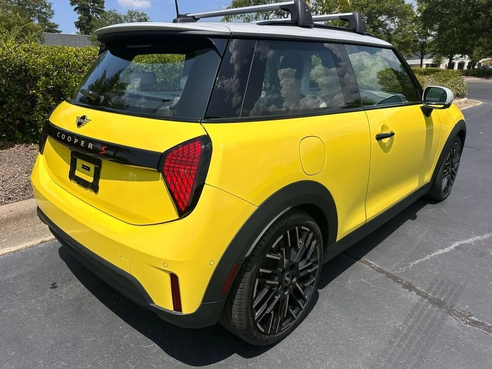 2025 Mini Mini 4th Gen - Image 8 of 20