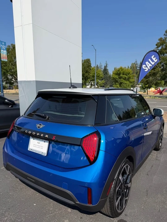 2025 Mini Mini 4th Gen - Image 6 of 13