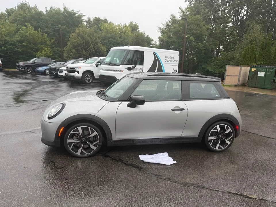 2025 Mini Mini 4th Gen - Image 2 of 17