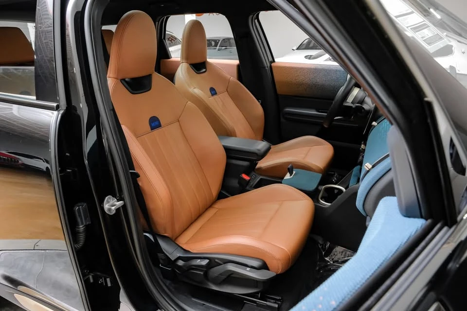 2025 Mini Countryman 3rd Gen - Image 3 of 20