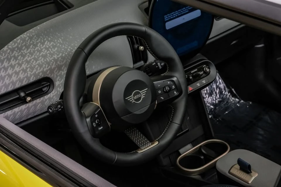 2025 Mini Mini 4th Gen - Image 3 of 20