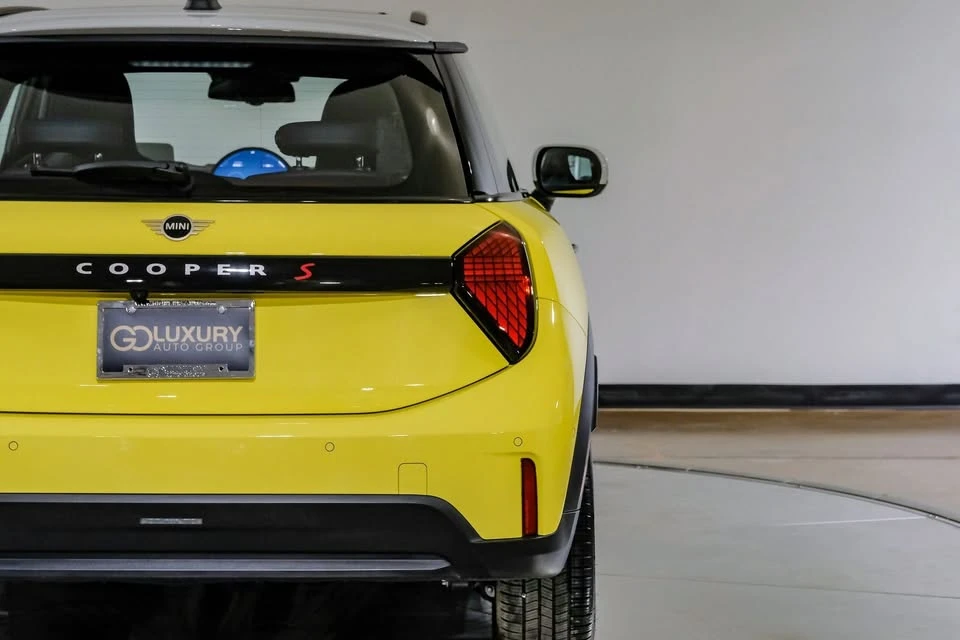 2025 Mini Mini 4th Gen - Image 6 of 20