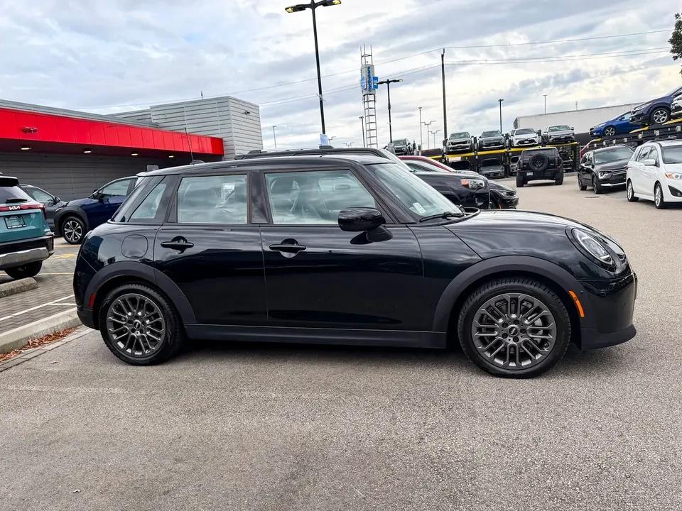 2025 Mini Mini 4th Gen - Image 3 of 19