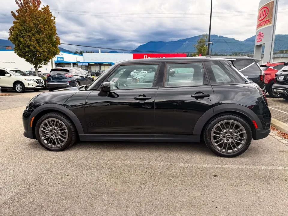 2025 Mini Mini 4th Gen - Image 8 of 16