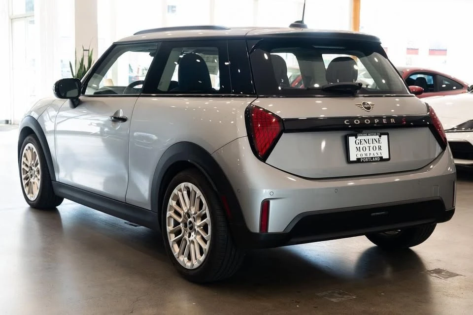2025 Mini Mini 4th Gen - Image 6 of 20