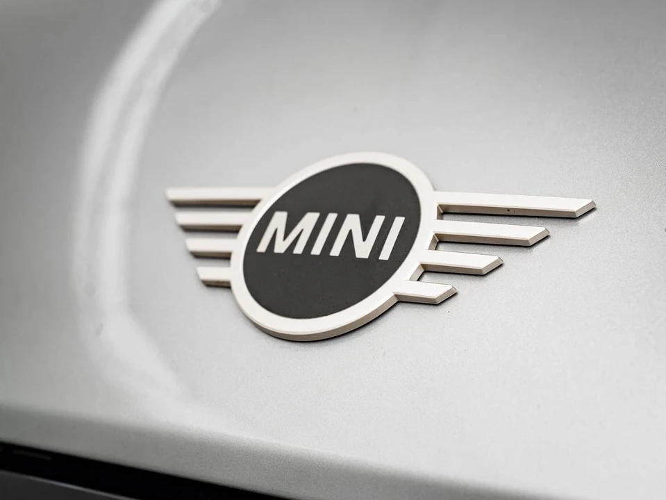 2025 Mini Mini Cooper S 3rd Gen - Image 9 of 21