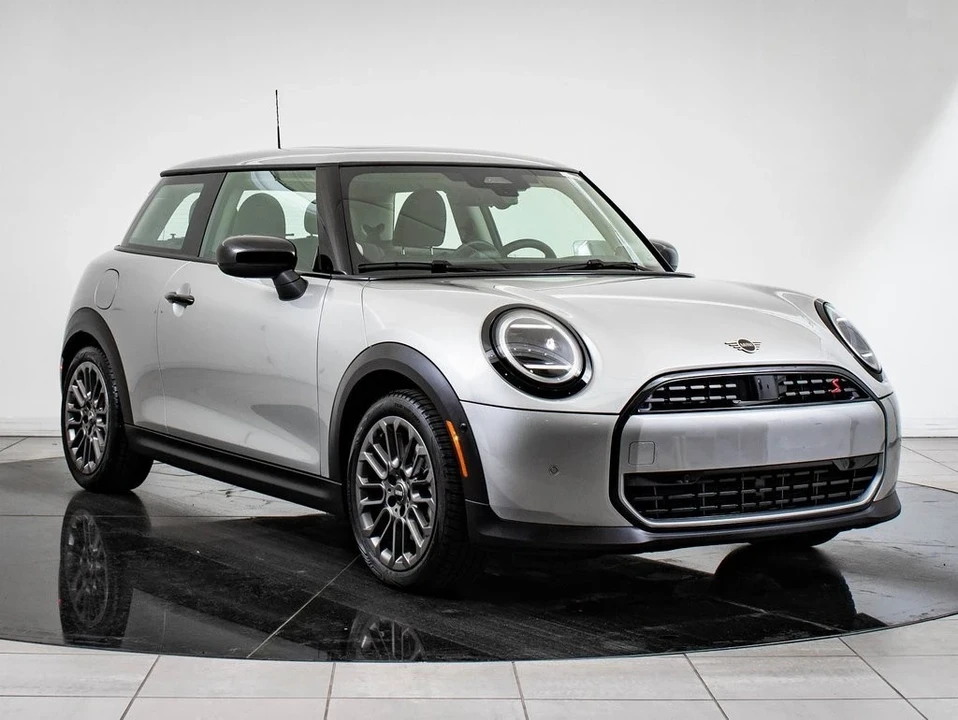 2025 Mini Mini Cooper S 3rd Gen - Image 12 of 21