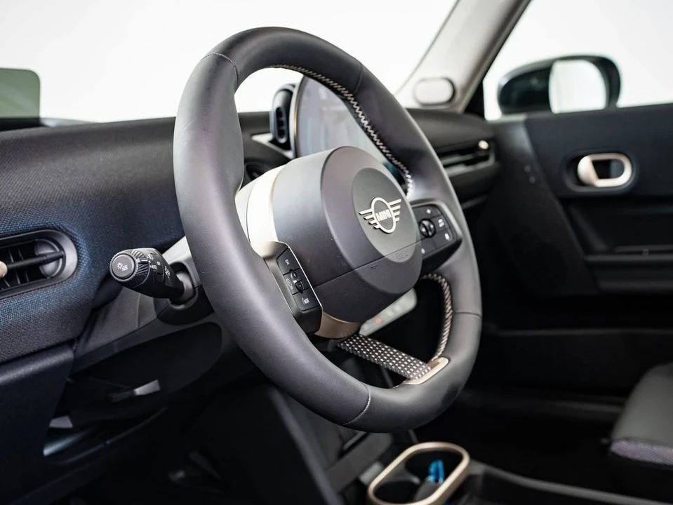 2025 Mini Mini Cooper S 3rd Gen - Image 4 of 21
