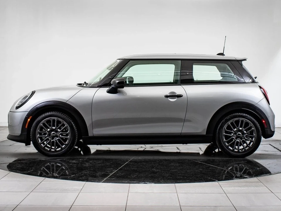 2025 Mini Mini Cooper S 3rd Gen - Image 5 of 21