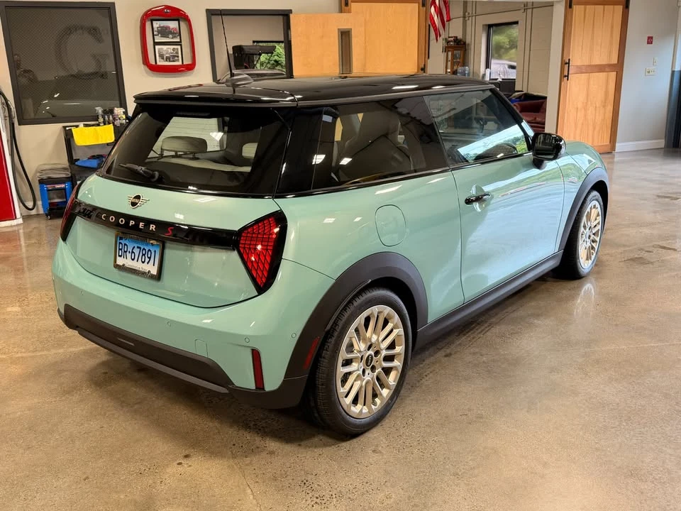2025 Mini Mini 4th Gen - Image 4 of 15