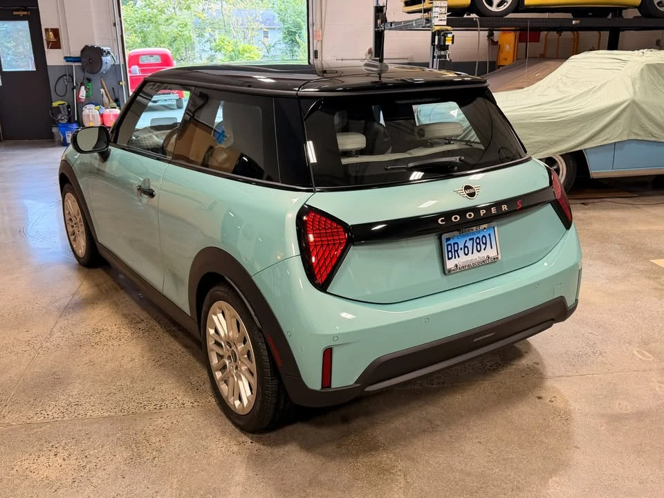 2025 Mini Mini 4th Gen - Image 3 of 15