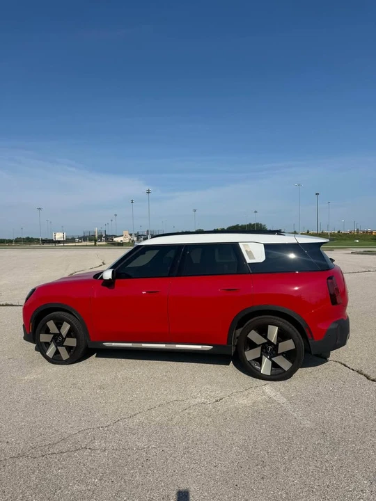2025 Mini Countryman 3rd Gen - Image 9 of 17