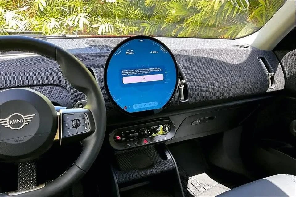 2025 Mini Countryman 3rd Gen - Image 15 of 19