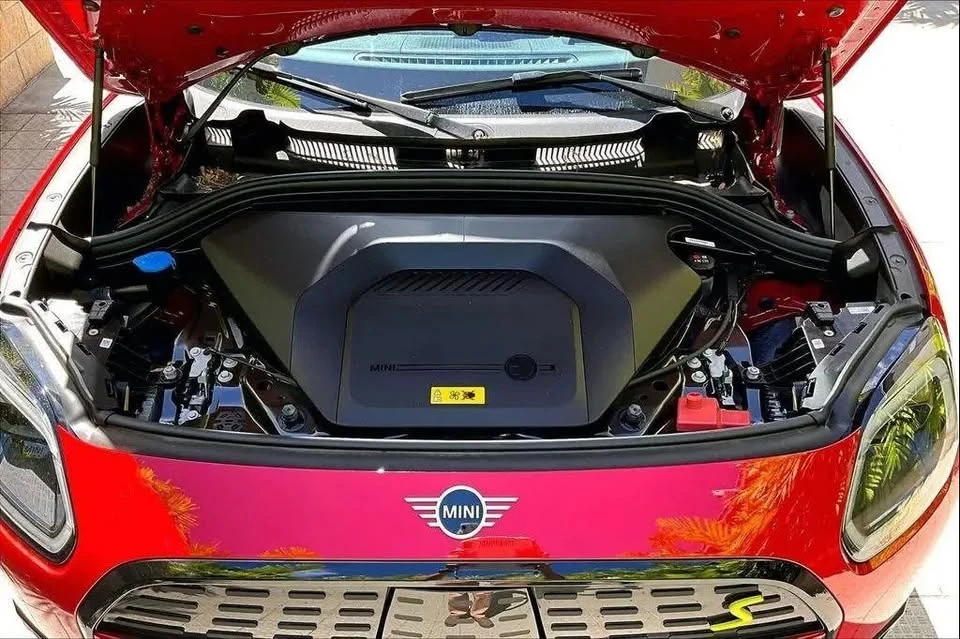 2025 Mini Countryman 3rd Gen - Image 9 of 19
