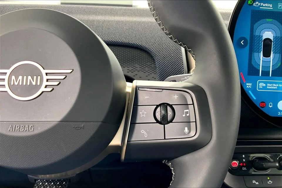 2025 Mini Countryman 3rd Gen - Image 15 of 19