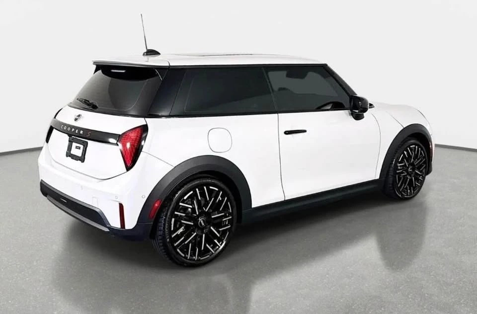 2025 Mini Mini 4th Gen - Image 5 of 16