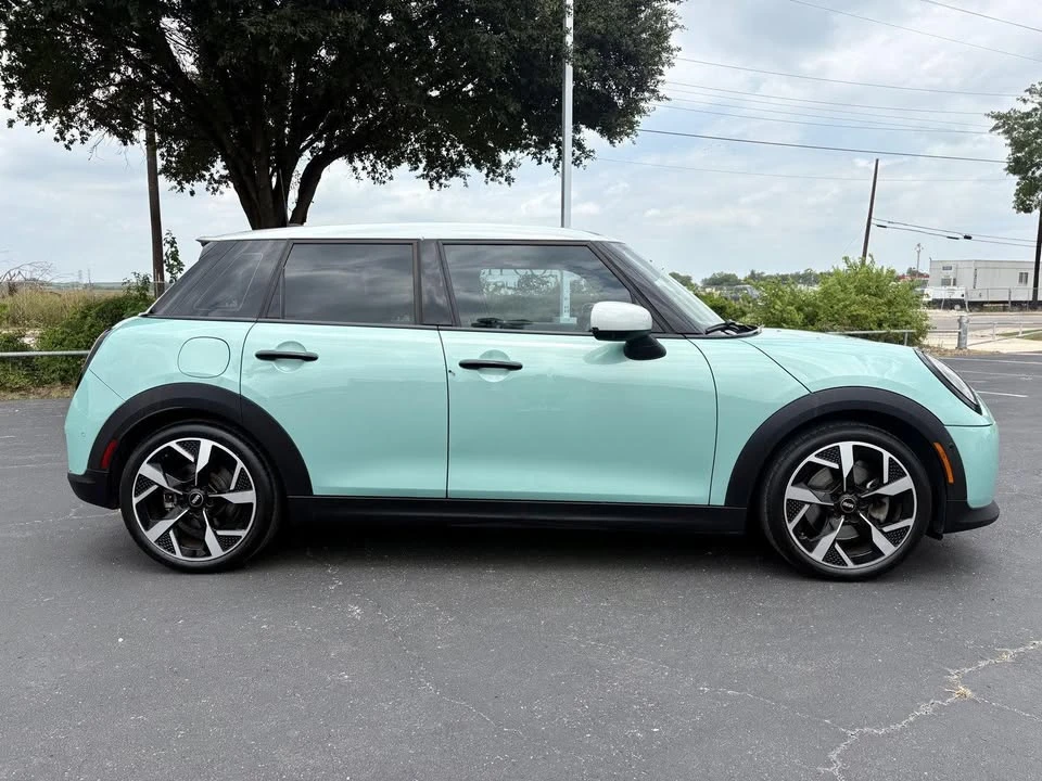 2025 Mini Mini 4th Gen - Image 2 of 15