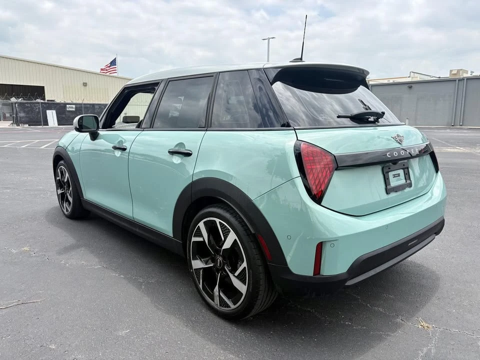 2025 Mini Mini 4th Gen - Image 5 of 15