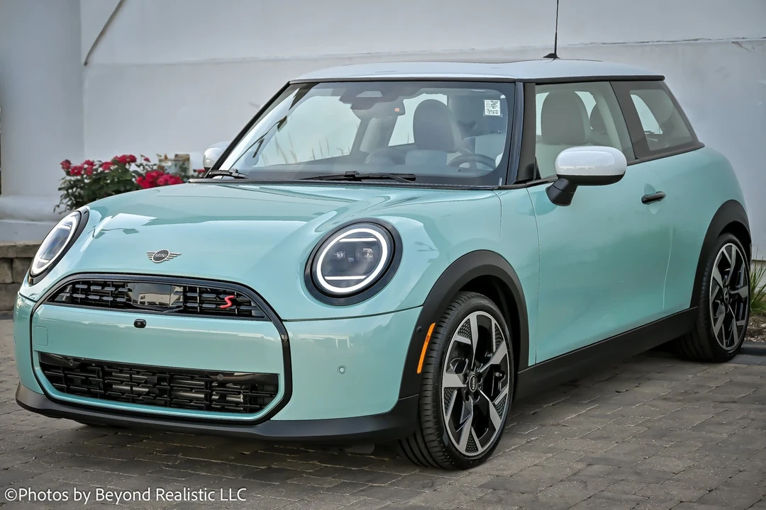 2025 Mini Mini Cooper S 3rd Gen - Image 4 of 21