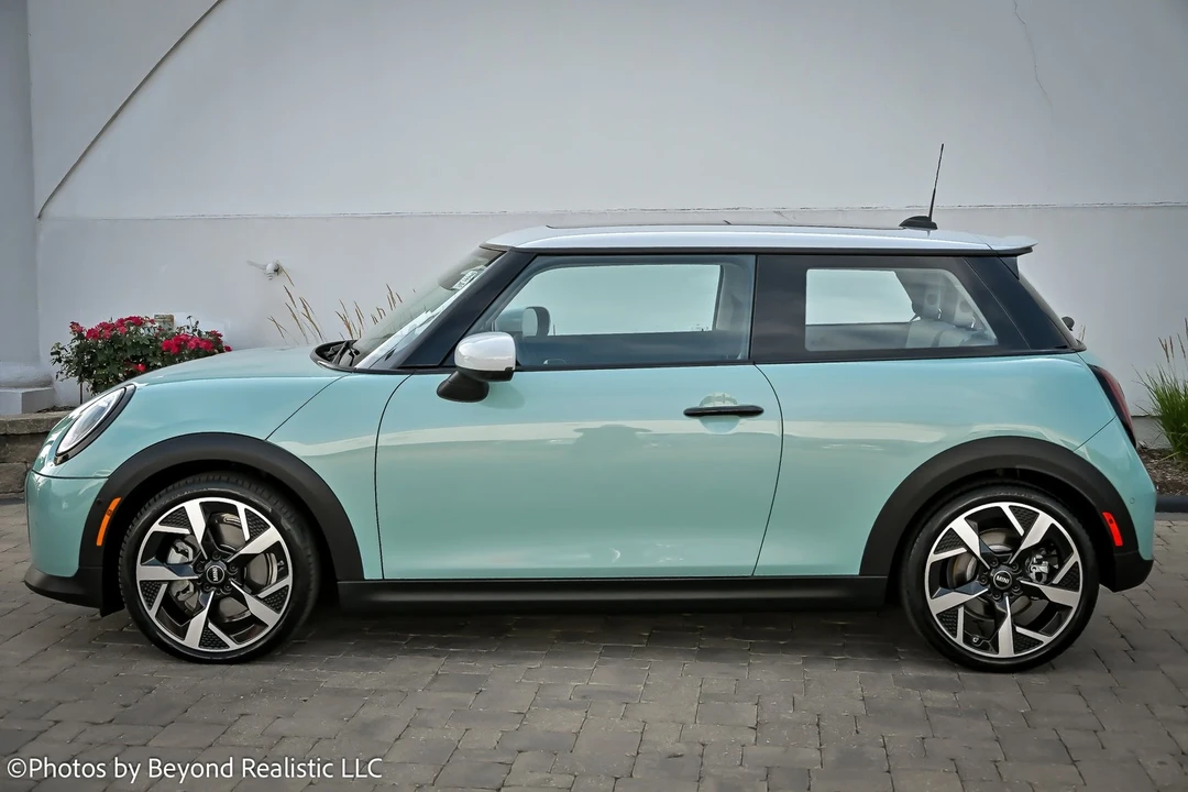 2025 Mini Mini Cooper S 3rd Gen - Image 5 of 21
