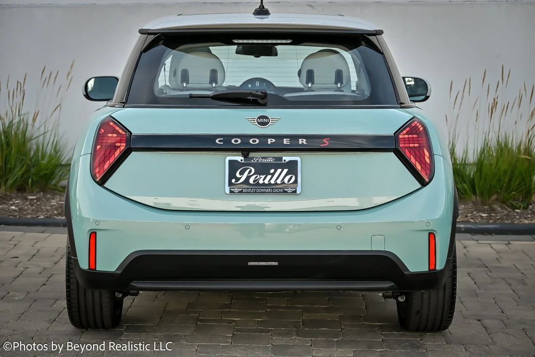 2025 Mini Mini Cooper S 3rd Gen - Image 7 of 21