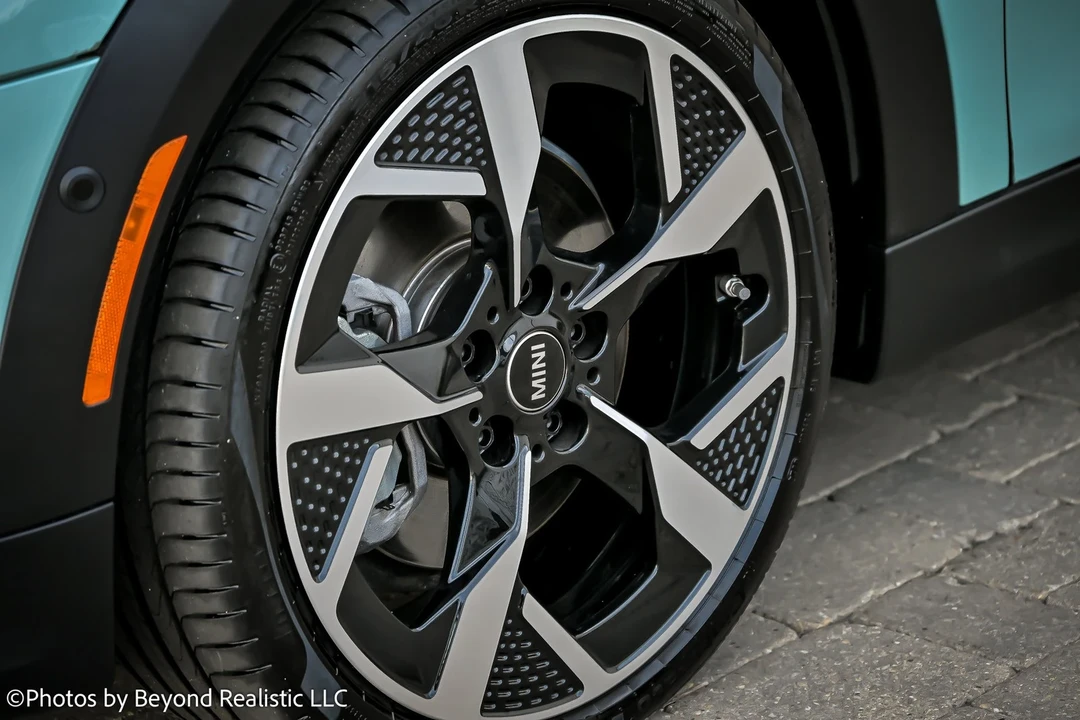 2025 Mini Mini Cooper S 3rd Gen - Image 13 of 21