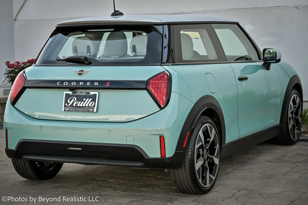 2025 Mini Mini Cooper S 3rd Gen - Image 8 of 21