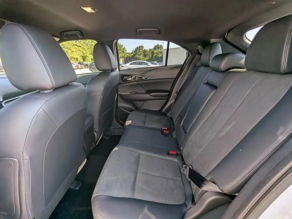 2025 Mitsubishi Eclipse Cross - Image 5 of 8