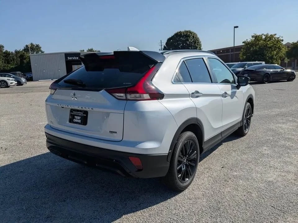 2025 Mitsubishi Eclipse Cross - Image 2 of 8