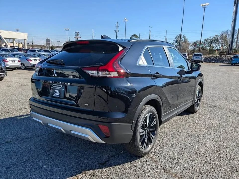 2025 Mitsubishi Eclipse Cross - Image 3 of 10