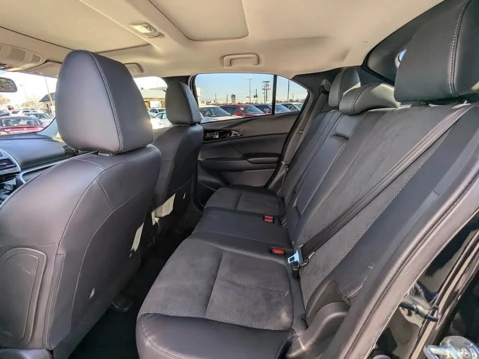 2025 Mitsubishi Eclipse Cross - Image 8 of 10