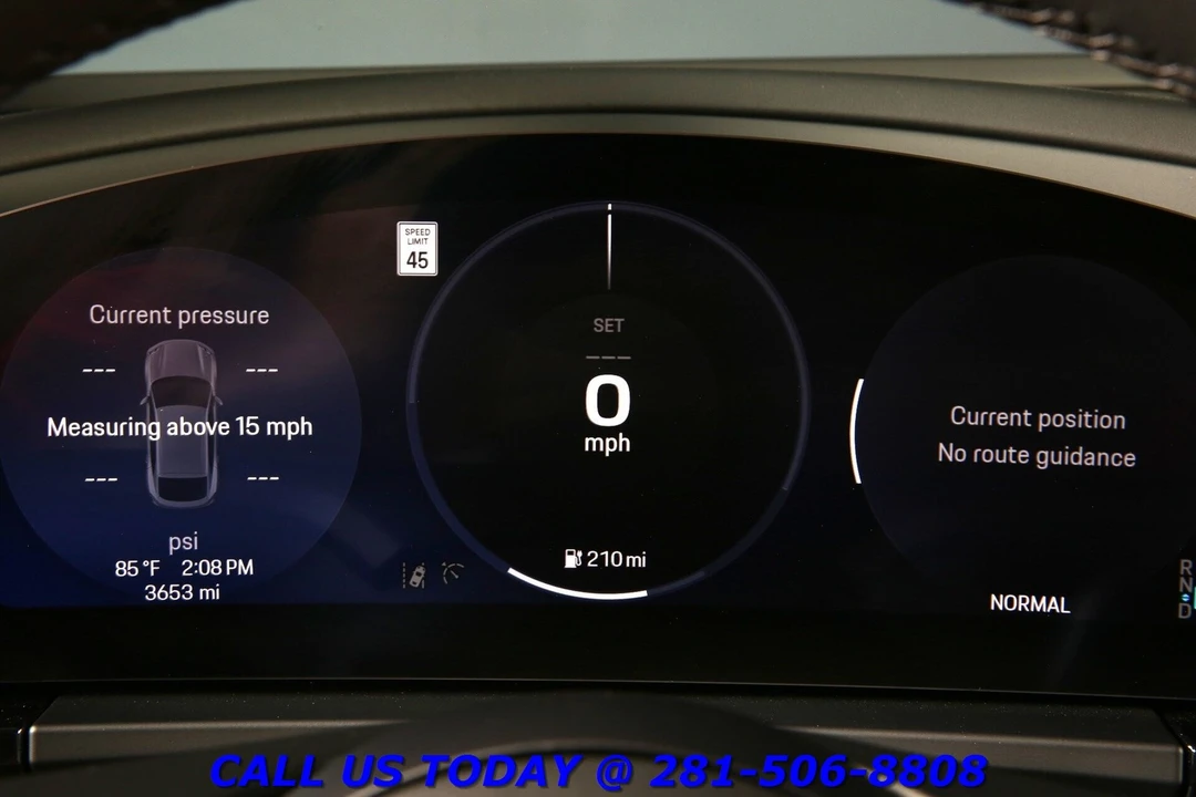 2025 Porsche Macan Electric - Image 14 of 24
