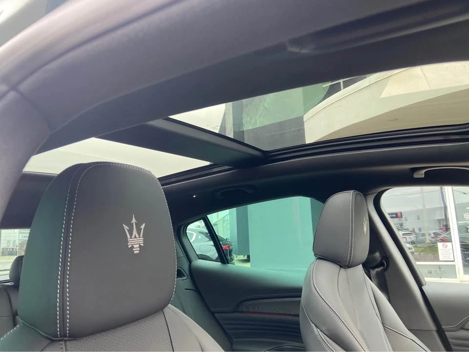 2025 Maserati Grecale - Image 14 of 16